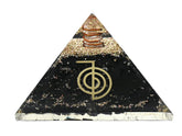 Amazing Gemstone pyramide orgone avec tourmaline noire pour protection et énergie positive.