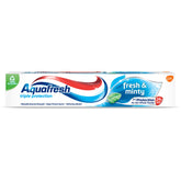 Aquafresh Triple Protection, tube dentifrice prêt à l'emploi pour une haleine fraîche.