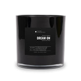 La bougie Dream On d'Aroma360, grand format, recrée une ambiance hôtel inspirée.