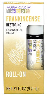 Aura Cacia Frankincense Roll-On, bouteille compacte, idéale pour emporter et appliquer en déplacement.