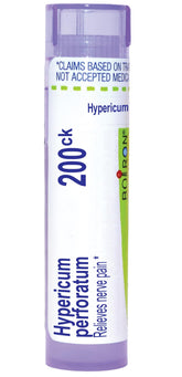 Boiron Hypericum Perforatum 200CK pellets en bouche, pratique en déplacement.