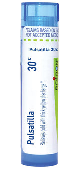 Boiron Pulsatilla 30C, tube de pellets visible, pratique en déplacement pour le rhume.