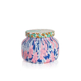 Capri Blue Pattern Play Verre Volcano 19oz: ambiance tropicale durable et parfum vibrant.
