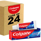 Colgate Pâte dentaire de protection des caries au fluorure avec menthe, vue rapprochée du tube.