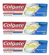 Colgate Total blanchissant en tube – rafraîchit l'haleine et aide à éliminer les taches.