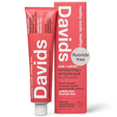 Davids dentifrice sans fluor; tube visible pour brossage doux et sûr.