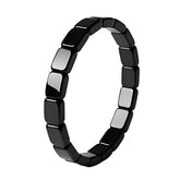 Bracelet Feisuo en hématite carré noir, détail de perles et texture satinée