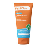 FemiClear montre la bouteille-pompe Ultra-Doux pour une application pratique.
