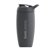 Form-bouteille-shaker-proteine-isolee: maintien des boissons froides jusqu'à 12 heures.