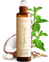 Gya Labs Peppermint Roll-On sur le visage pour un effet rafraîchissant et revitalisant.