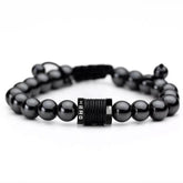 Bracelet iHeartDogs Hero magnétique en hématite et titane, style robuste.