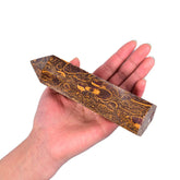 jic gem obelisque jade dore 6 facettes, déco zen et focalisation.