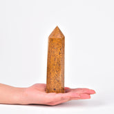 JIC Gem pointe-obélisque or dorée, focalisation énergétique et déco élégante.