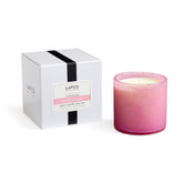 Bougie Duchess Peony de LAFCO New York dans un verre soufflé, ambiance élégante et durable