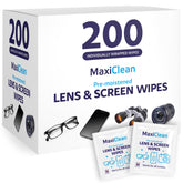 Lingettes Maxi Clean dans l'emballage, nettoyage rapide des lunettes en déplacement.