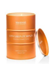 Bougie M&SENSE Cannelle-Citrouille en pot, ambiance festive et parfum réconfortant.