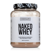 NAKED protéine de lactosérum chocolat dans son emballage clair, prête à mélanger après l'entraînement.