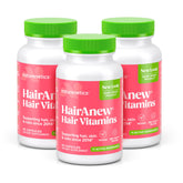 Naturenetics HairAnew versement facile de la bouteille pour démarrer la routine capillaire.