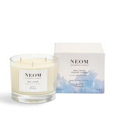 Bougie NEOM 3 mèches Lavande Jasmin Santal – ambiance tranquille et parfum durable.
