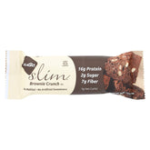 NuGo Barre Mince Brownie Crunch, emballage pratique pour une collation équilibrée.