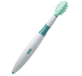 Brosse NUK masse en douceur les gencives du bébé pour le confort.