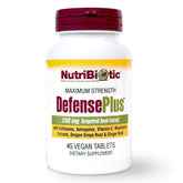 NutriBiotic DefensePlus: bouteille et comprimés, soutien immunitaire pratique au quotidien.