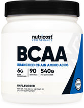 Nutricost BCAA poudre; bouteille ouverte prête pour l’entraînement pré-workout.