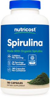 Nutricost Spiruline bouteille et capsules, prêt à soutenir votre routine nutritionnelle quotidienne.