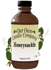 Our Own Candle Company Chevrefeuille - diffuseur huile 2oz: parfum doux et durable pour salon.