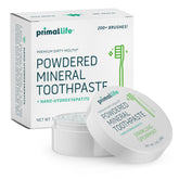 Poudre dentifrice Primal Life Organics, emballage pratique pour le brossage quotidien.