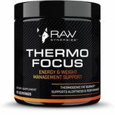 Thermo Focus de Raw Synergies, bouteille en cours de versement, énergie durable et concentration.