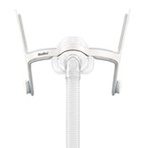Cadre nasal ResMed AirFit N20 pour un ajustement stable.