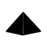 Pyramide Runyangshi en obsidienne noire 4x4 cm, face avant, protection et concentration potentielles.