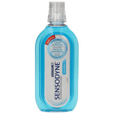Sensodyne rince-bouche Cool Mint dans sa bouteille, apportant fraîcheur durable pour dents sensibles.