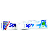 Spry dentifrice xylitol menthe dans son tube, pratique à utiliser.