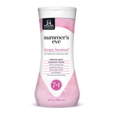 Summer's Eve Simply Sensitive – bouteille prête pour une hygiène intime quotidienne en douceur.