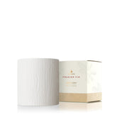 Bougie Thymes Frasier Fir sur socle en céramique grain bois avec bord doré