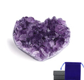 Cluster améthyste cœur YATOJUZI, éclat naturel prêt à rehausser le bureau.