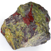 YATOJUZI, pierre sang-de-dragon plan rapproché, texture naturelle et énergie potentielle.