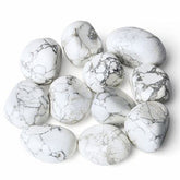 Gemme Howlite YATOJUZI, pierres polies 2-3 cm, idéale pour méditation et calme intérieur.