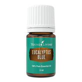 Young Living Eucalyptus Blue dans la bouteille, diffusion revitalisante recommandée.