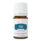 Young Living Thyme Vitality bouteille met en valeur son arôme puissant pour plats savoureux.