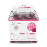 Bouteille Youtheory Complete Beauty Gummies, texture agréable et hydratation légère de la peau.
