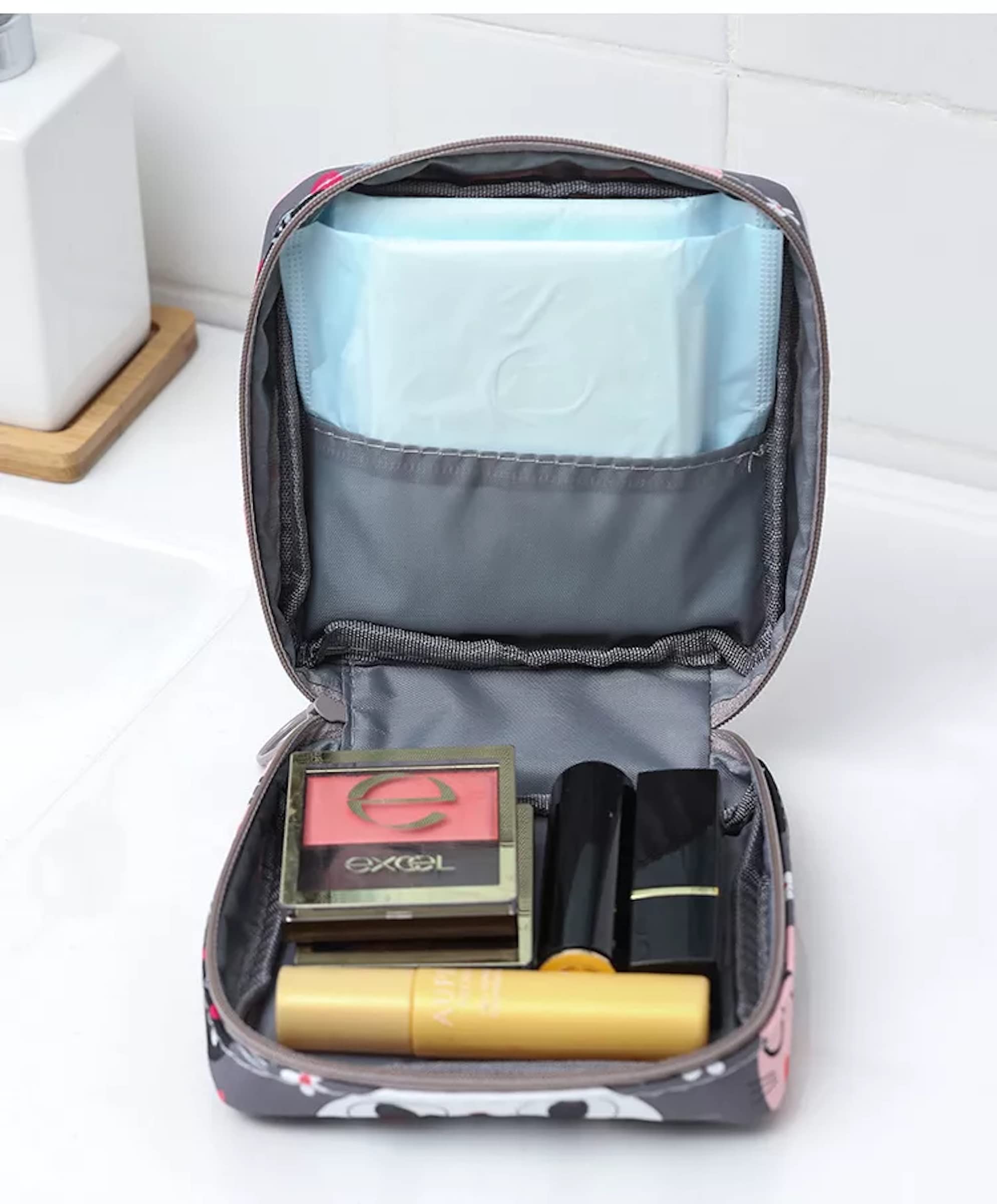 Adorable Pink Peri: clip cœur pour attacher à un sac facilement.