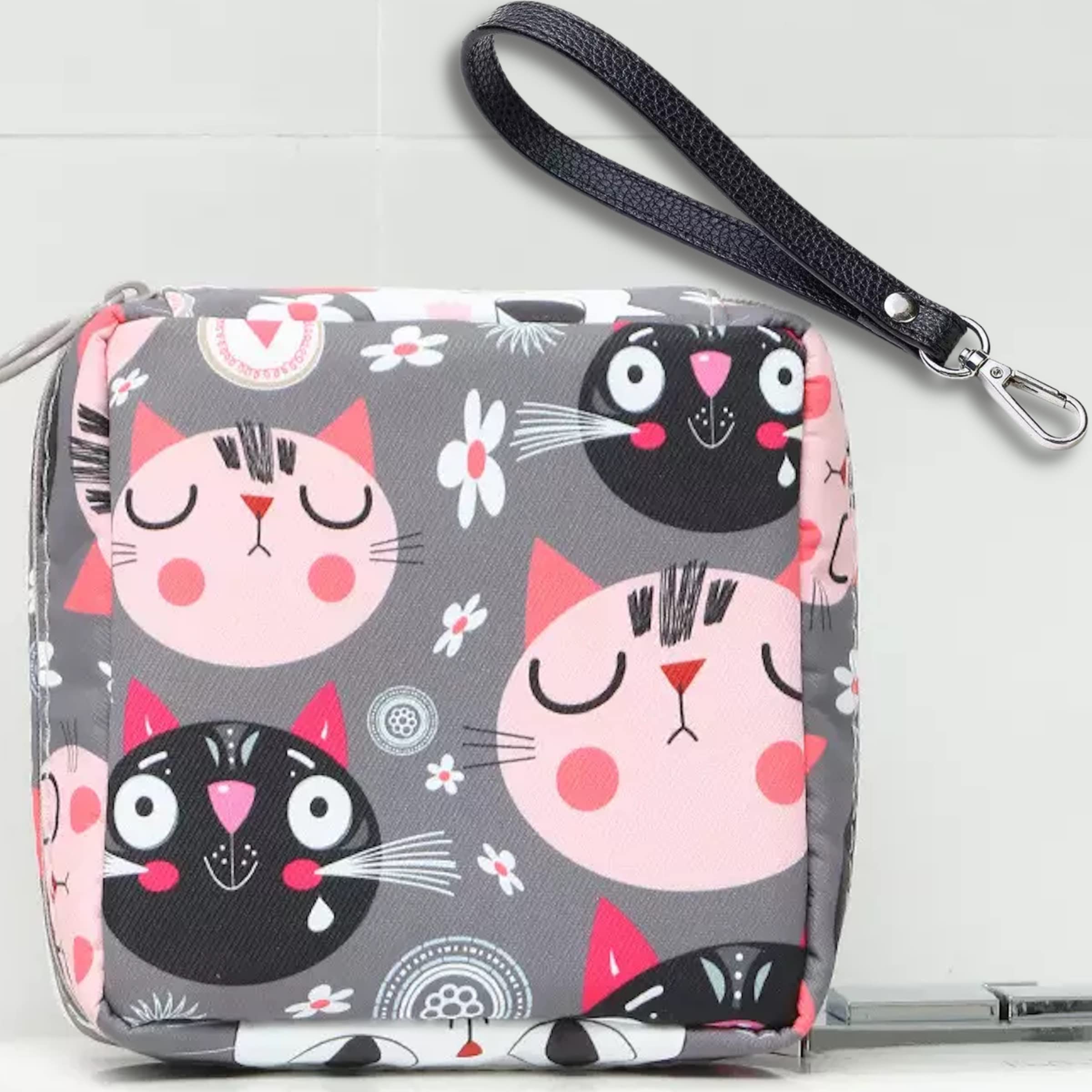 Adorable Pink Peri: étui résistant à l'eau, parfait pour voyages et sport.