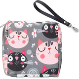 Adorable Pink Peri: trousse zippée et lanière pour sécuriser protections hygiéniques.