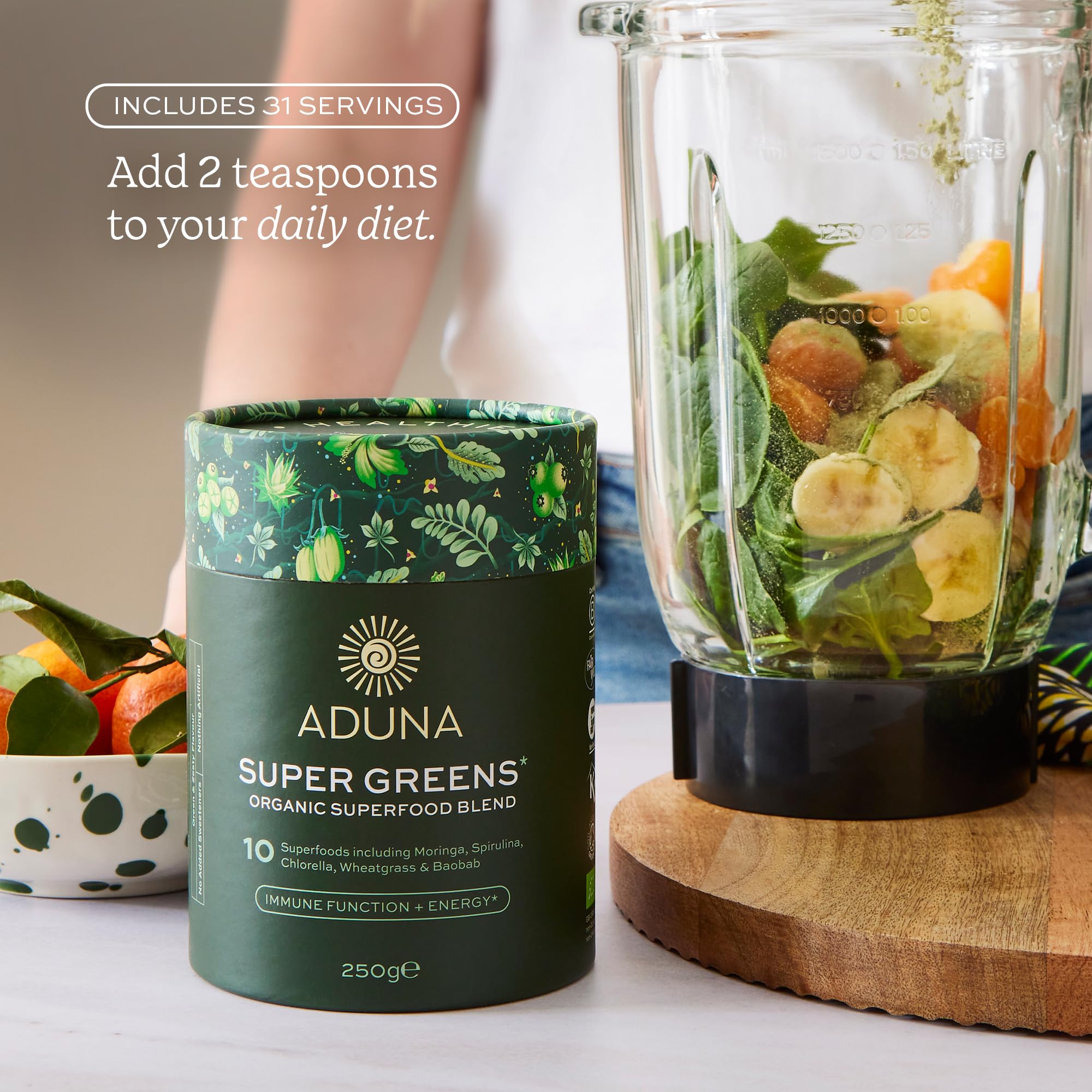 Ingrédients Aduna Super Greens Baobab Moringa : richesse en nutriments et fibres.
