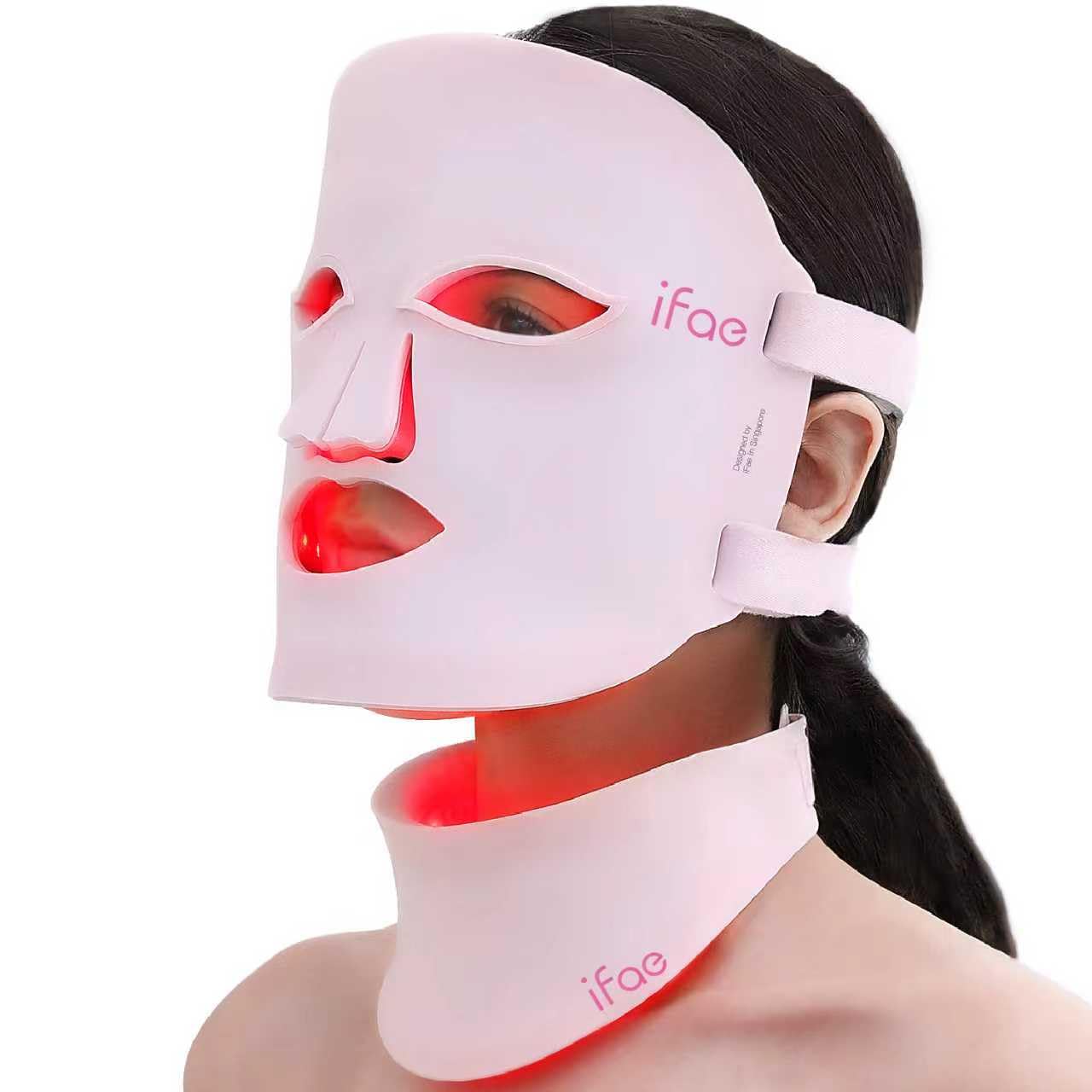 Masque Aesthifae rouge sur visage montrant le glow potentiel et le contact doux