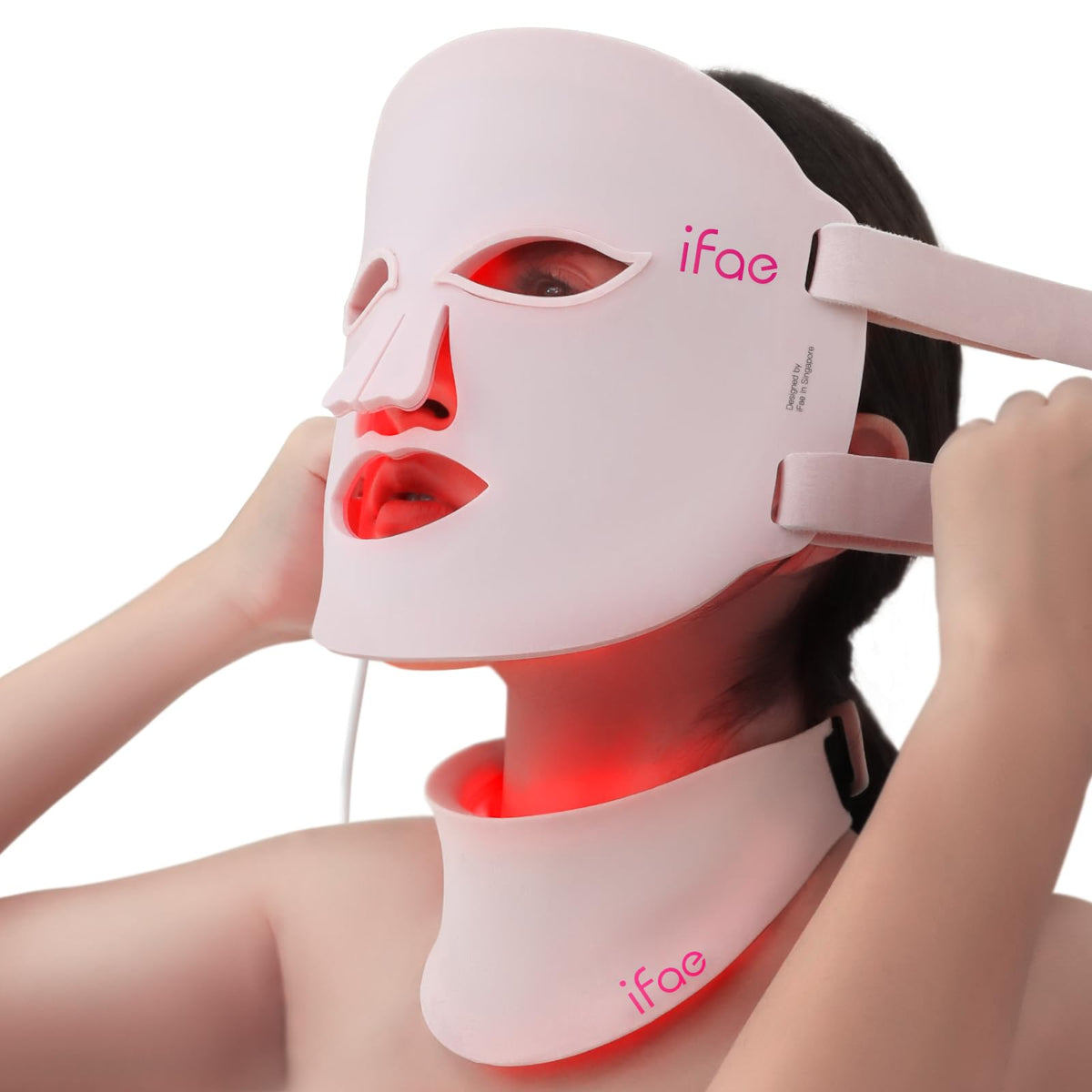 Aesthifae masque thérapie lumière rouge sur le visage et le cou pour une peau lumineuse.