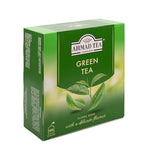 Ahmad Tea Thé Vert – tasse chaude prête en quelques minutes, moment de détente.